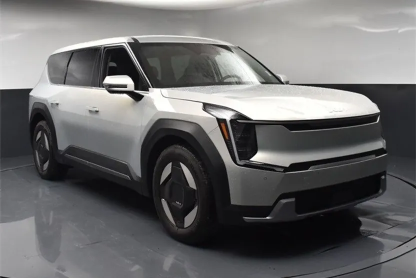 2024 Kia EV9 Light Long Range photo 1