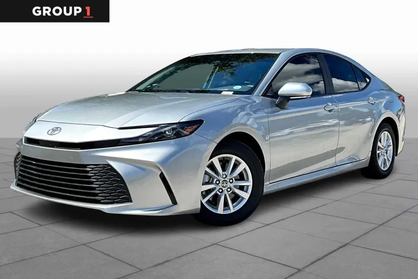 2025 Toyota Camry LE photo 1