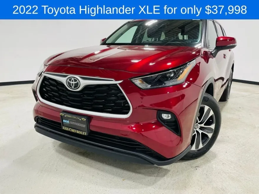 2022 Toyota Highlander XLE photo 1