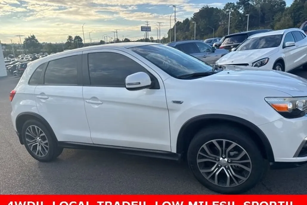 2019 Mitsubishi Outlander Sport SE photo 1