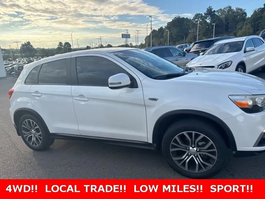 2019 Mitsubishi Outlander Sport SE photo 1