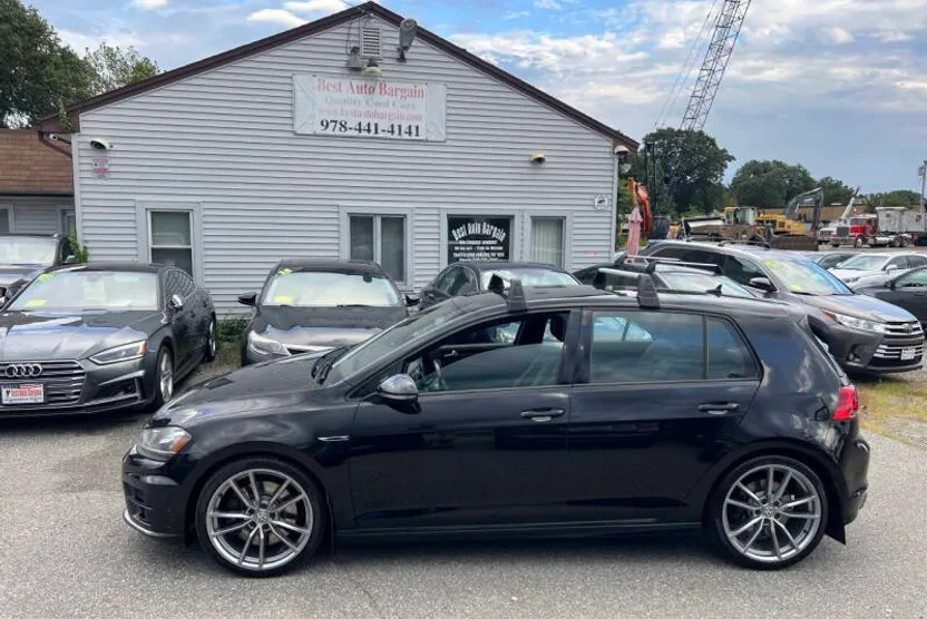 2017 Volkswagen Golf R 4Motion photo 1