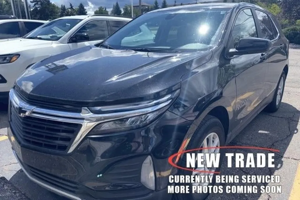 2023 Chevrolet Equinox LT photo 1