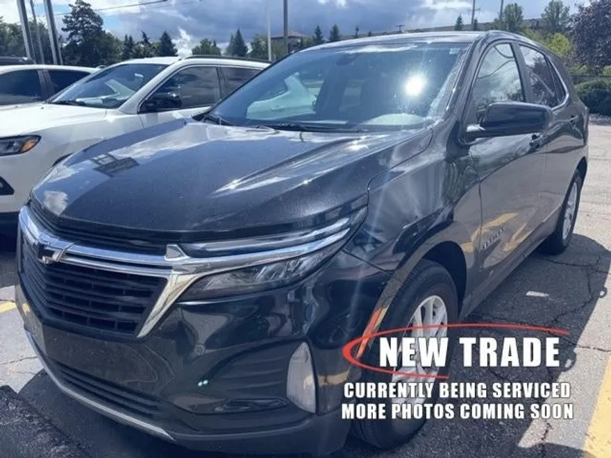 2023 Chevrolet Equinox LT photo 1