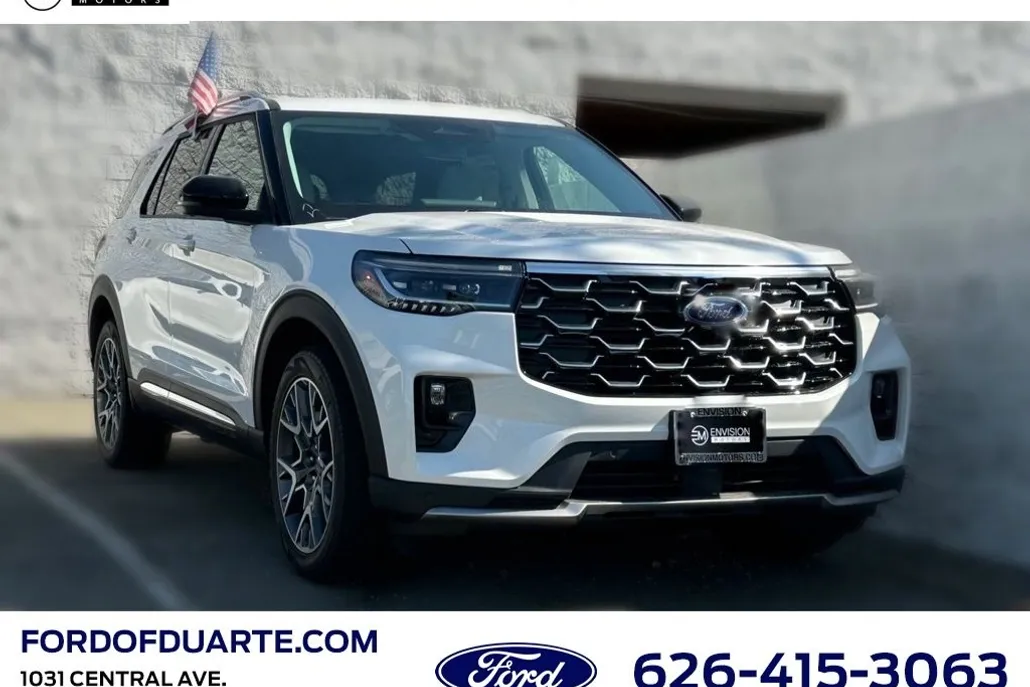 2025 Ford Explorer Platinum photo 1