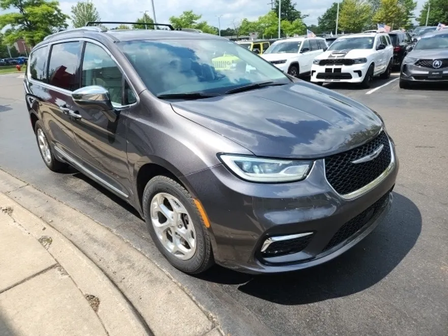 2021 Chrysler Pacifica Limited photo 1
