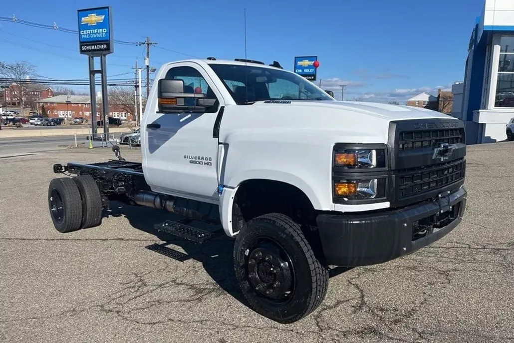 2024 Chevrolet Silverado 5500HD Work Truck photo 1