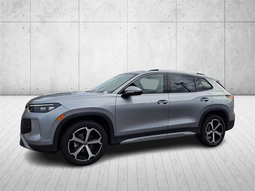 2025 Volkswagen Tiguan SE photo 1