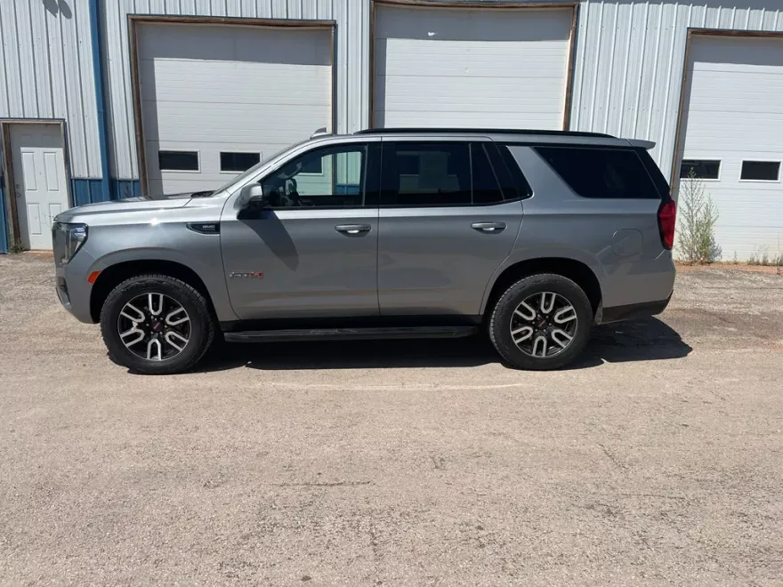 2023 Gmc Yukon AT4 photo 1