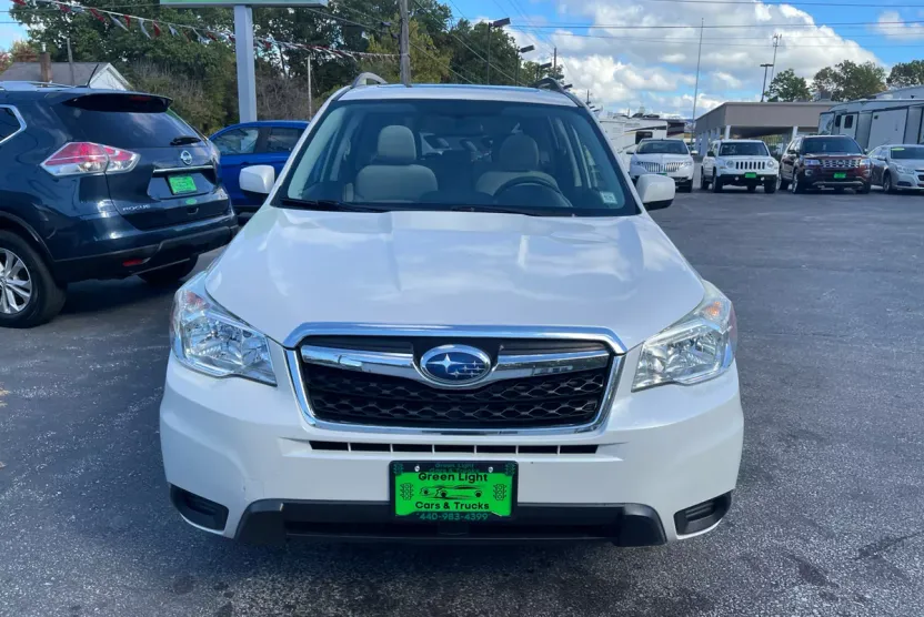 2014 Subaru Forester 2.5i Premium photo 1