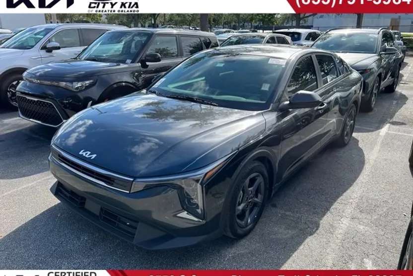 2025 Kia K4 LXS photo 1