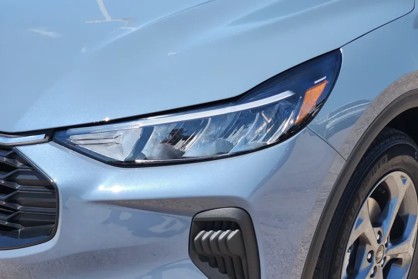2025 Ford Escape ST-Line photo 1