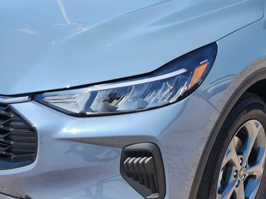 2025 Ford Escape ST-Line photo 1