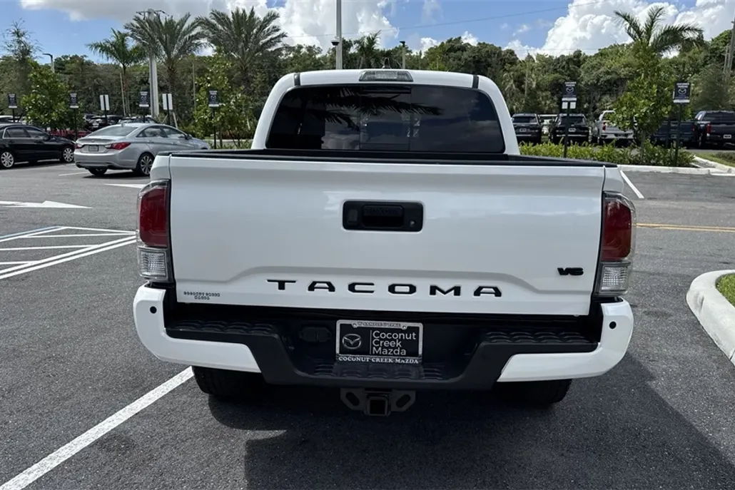 2022 Toyota Tacoma TRD Off-Road photo 1