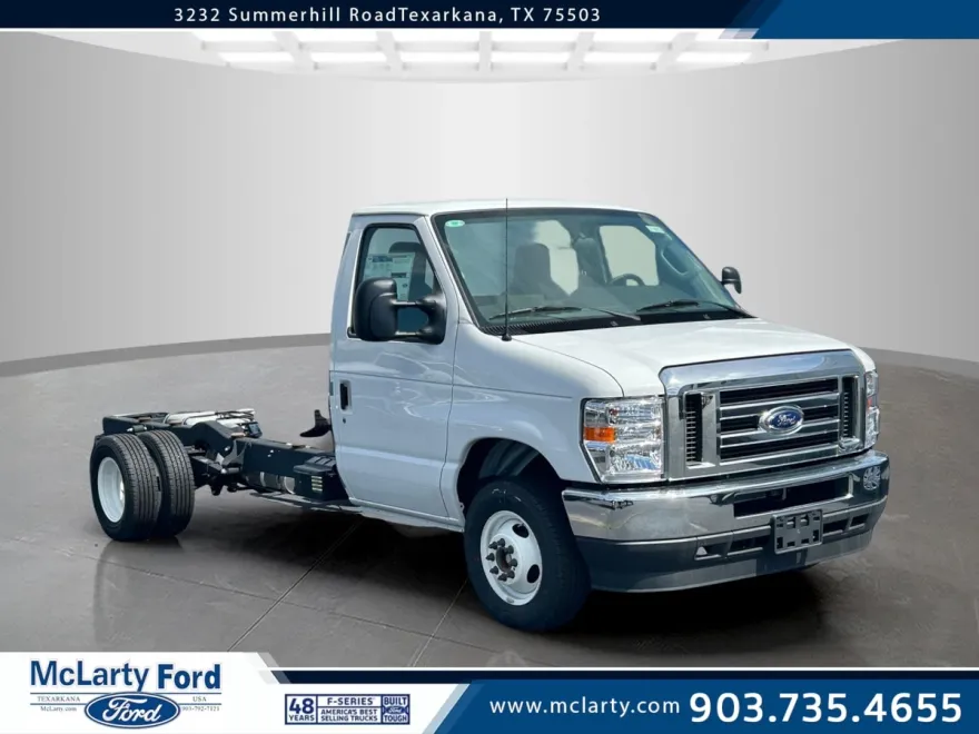 2026 Ford E-450 photo 1