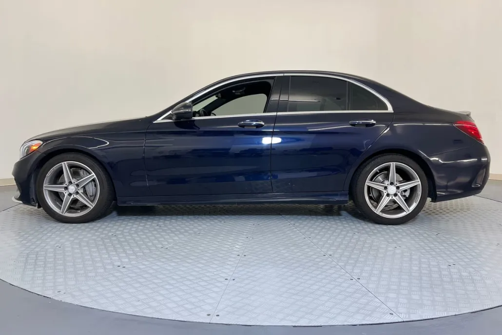 2017 Mercedes Benz C 300 4MATIC Sedan photo 1