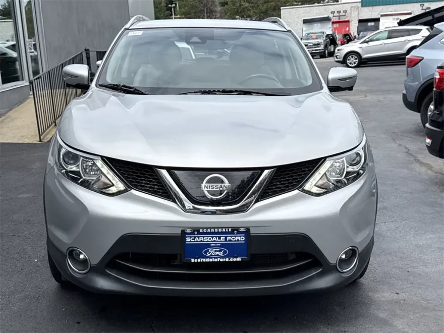 2019 Nissan Rogue Sport SV photo 1