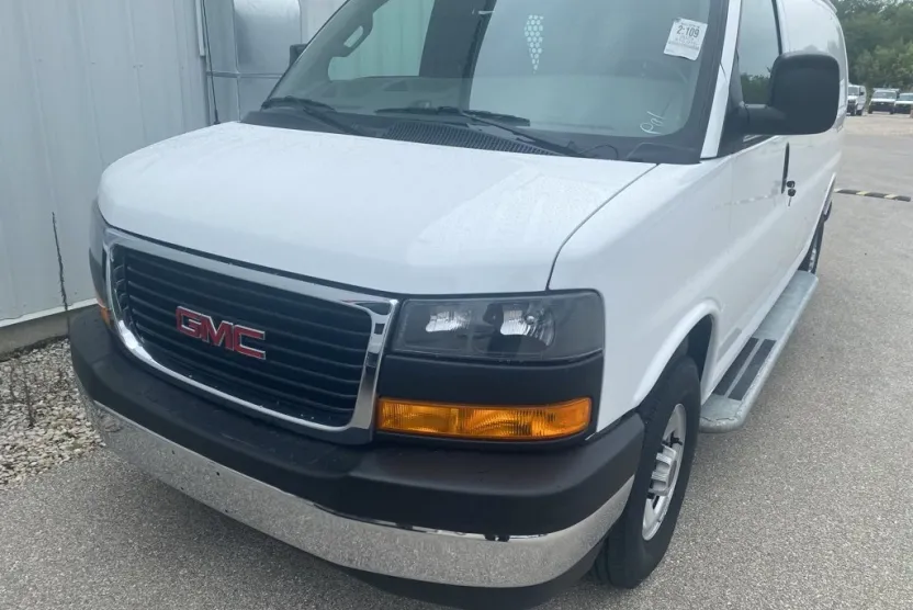 2023 Gmc Savana Cargo 2500 photo 1