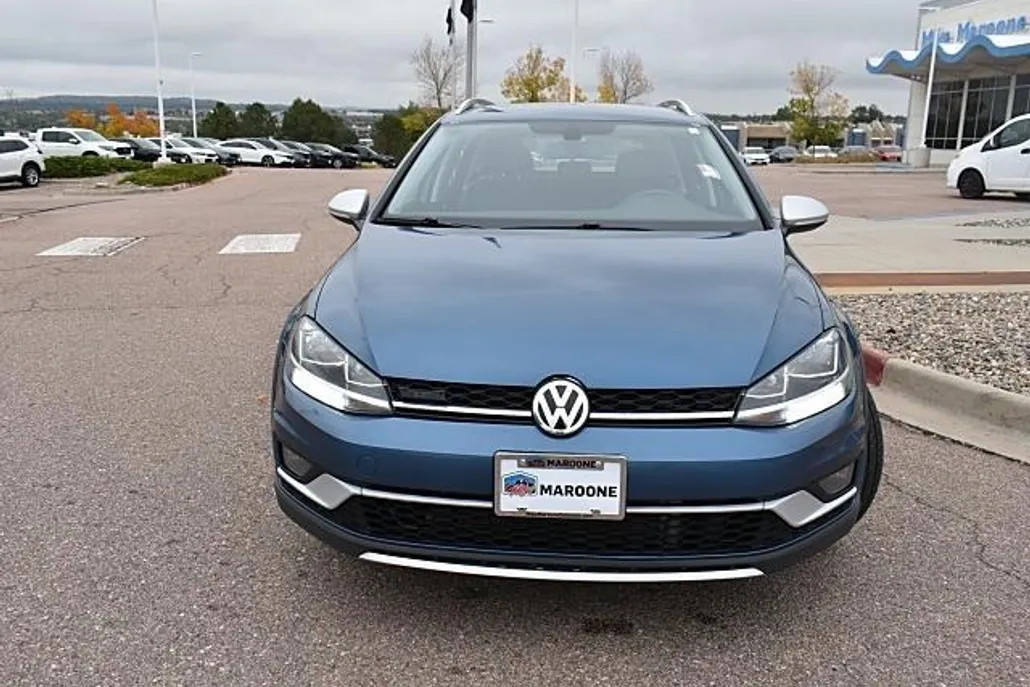 2019 Volkswagen Golf Alltrack S photo 1