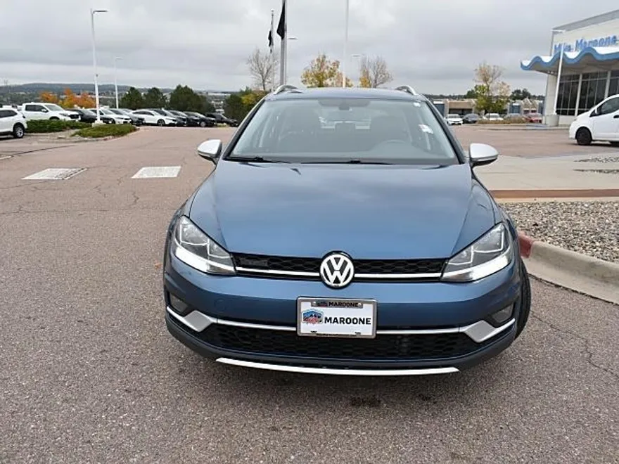 2019 Volkswagen Golf Alltrack S photo 1