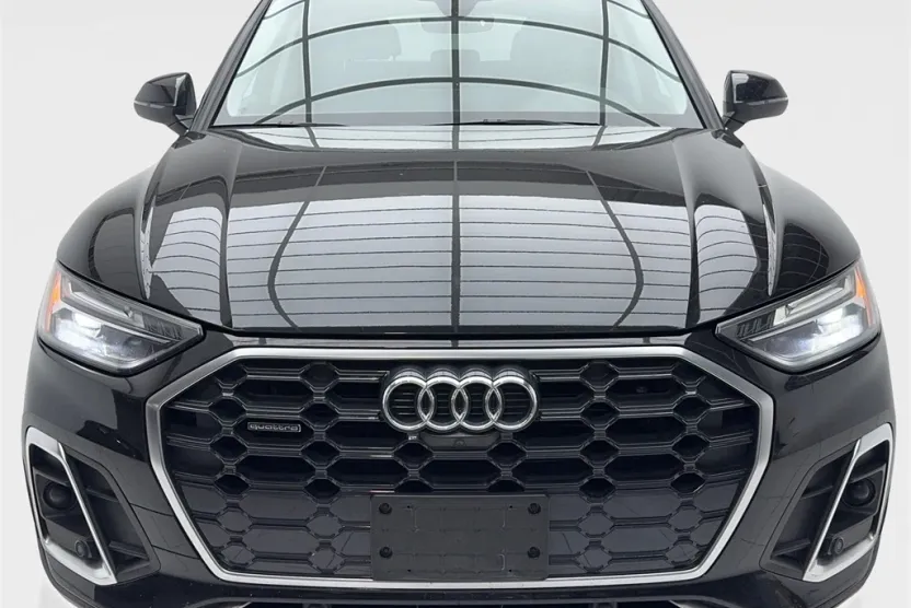 2023 Audi Q5 45 S line Premium photo 1