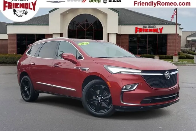 2023 Buick Enclave Essence photo 1