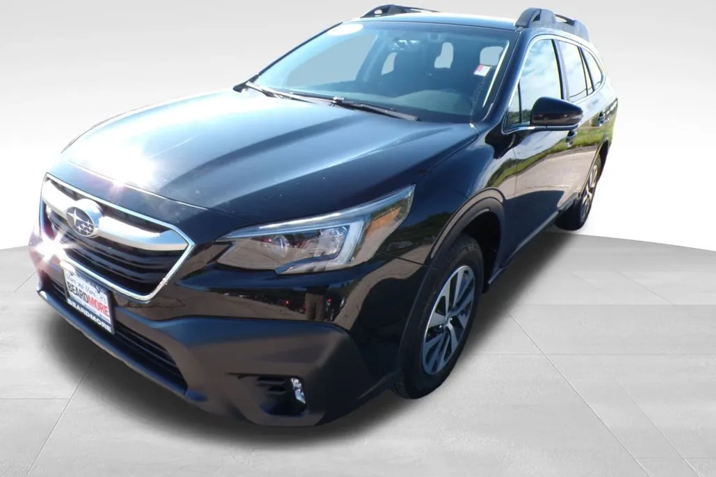 2021 Subaru Outback Premium photo 1