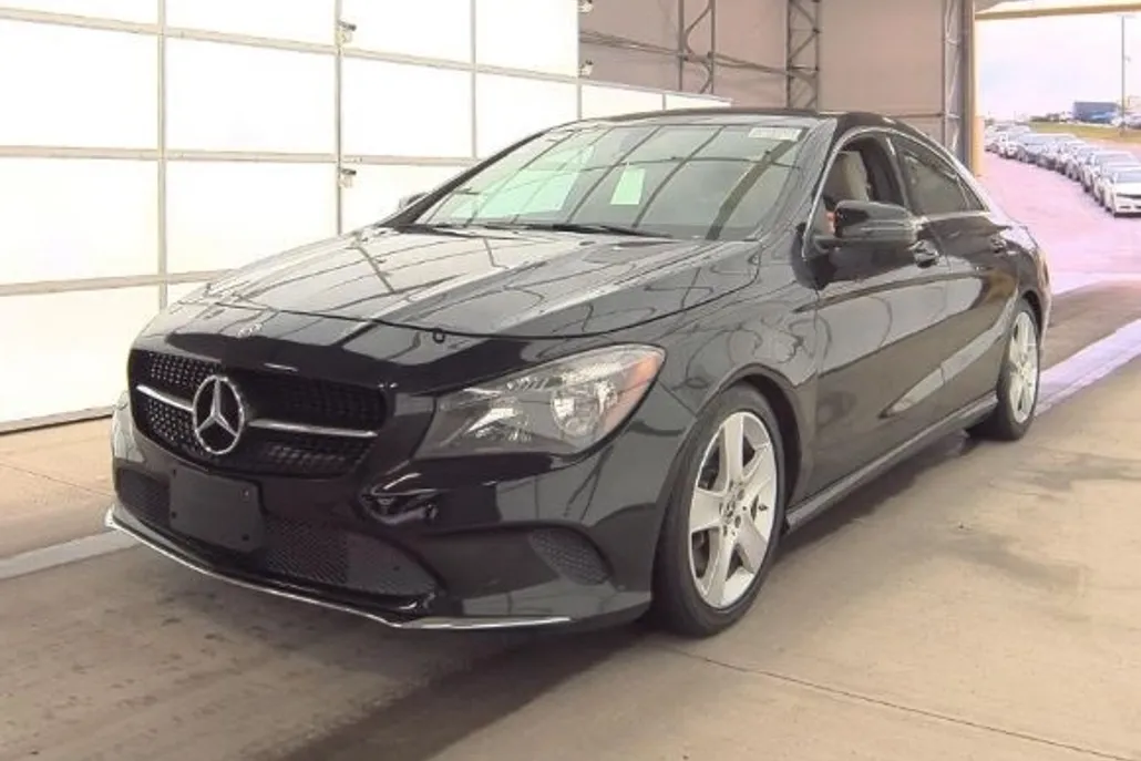 2019 Mercedes Benz CLA 4MATIC photo 1