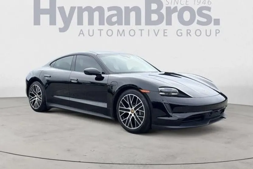 2022 Porsche Taycan photo 1