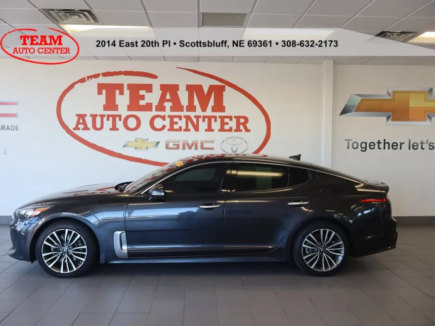 2019 Kia Stinger photo 1