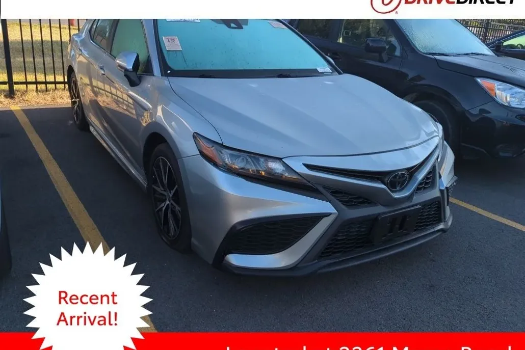 2021 Toyota Camry SE photo 1