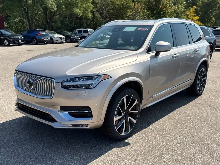 2025 Volvo XC90 Plus photo 1