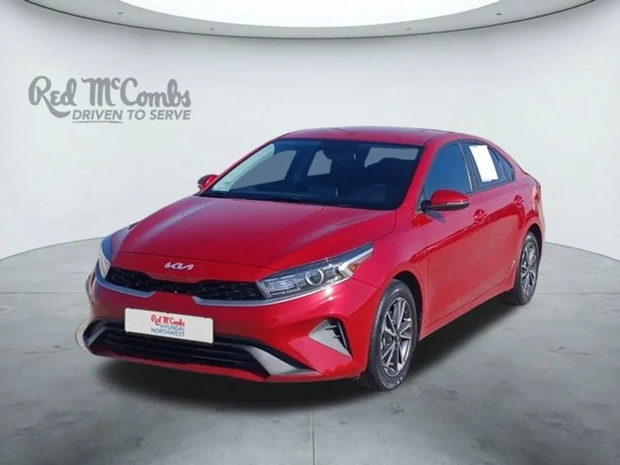 2023 Kia Forte LXS photo 1