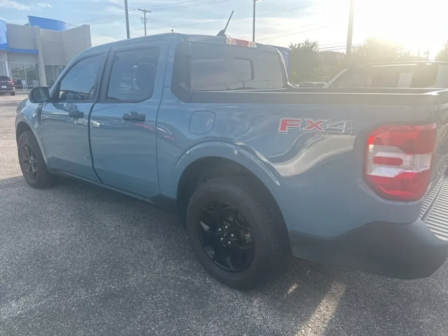 2022 Ford Maverick XLT photo 1