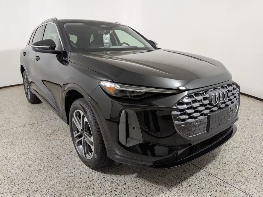 2025 Audi Q5 2.0T Premium Plus photo 1