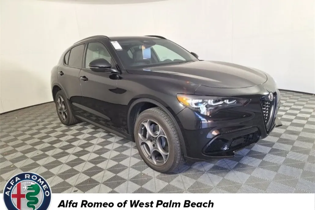 2025 Alfa Romeo Stelvio Sport photo 1