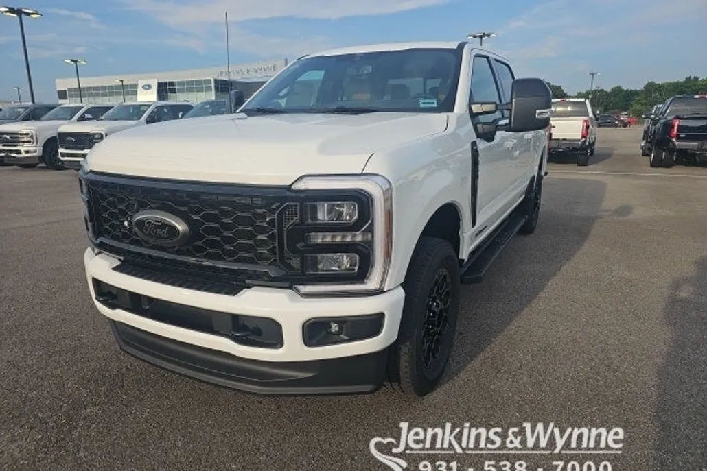 2025 Ford F-350 photo 1