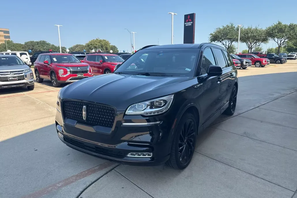 2023 Lincoln Aviator Black Label photo 1