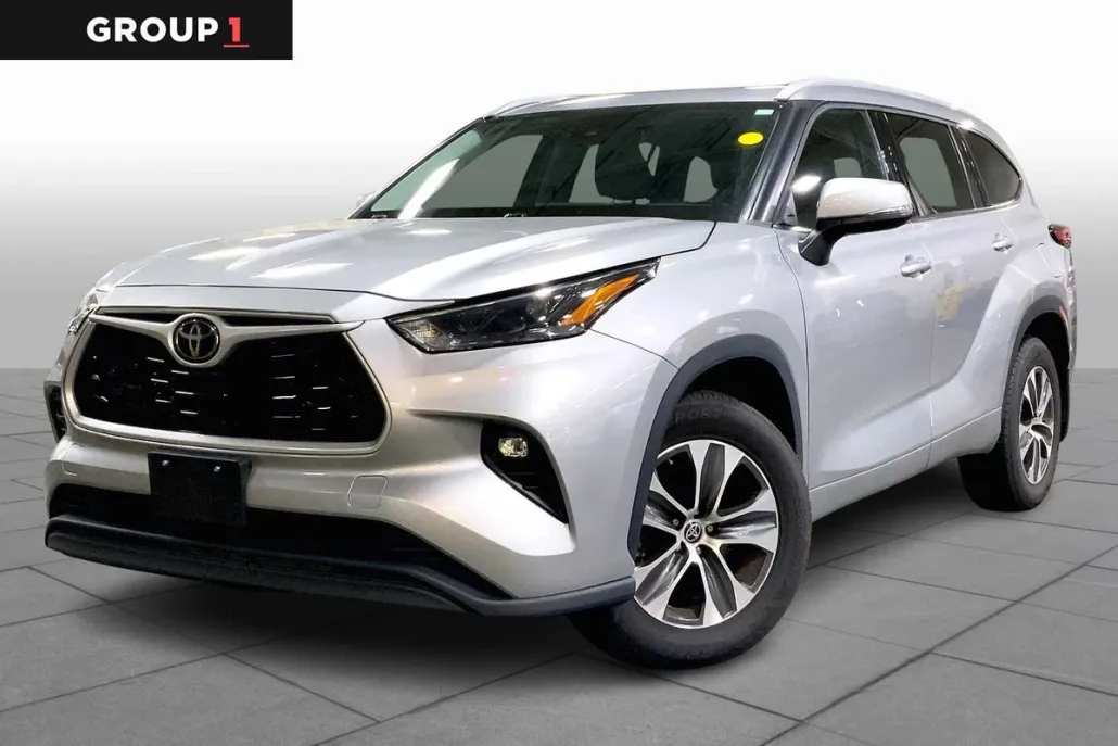 2022 Toyota Highlander XLE photo 1