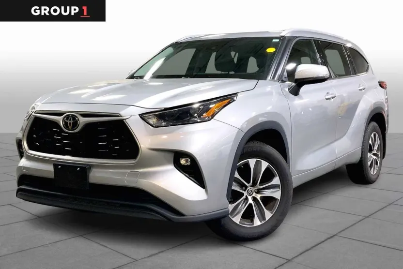 2022 Toyota Highlander XLE photo 1