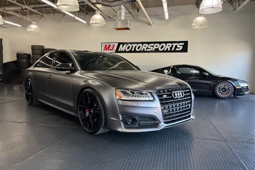 2016 Audi S8 Plus 4.0T Quattro photo 1