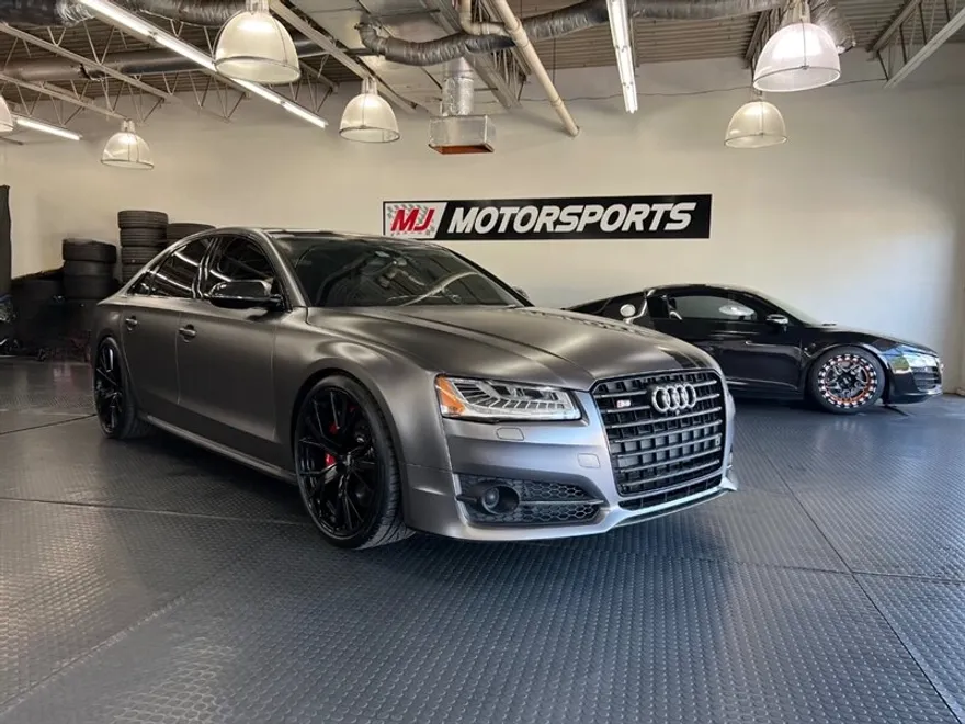 2016 Audi S8 Plus 4.0T Quattro photo 1