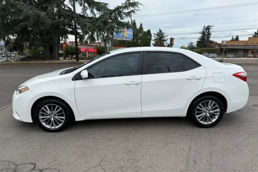 2014 Toyota Corolla S Premium photo 1