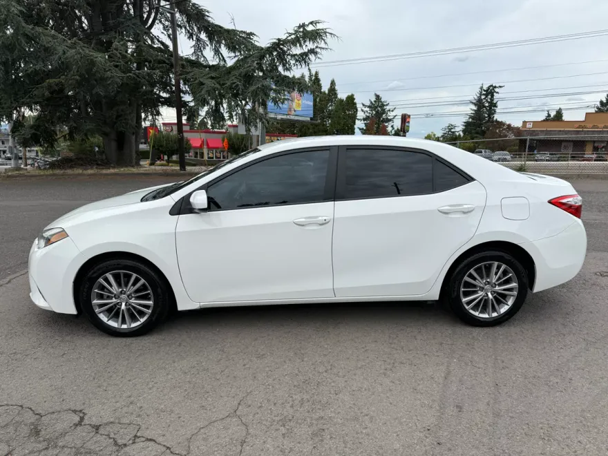 2014 Toyota Corolla S Premium photo 1
