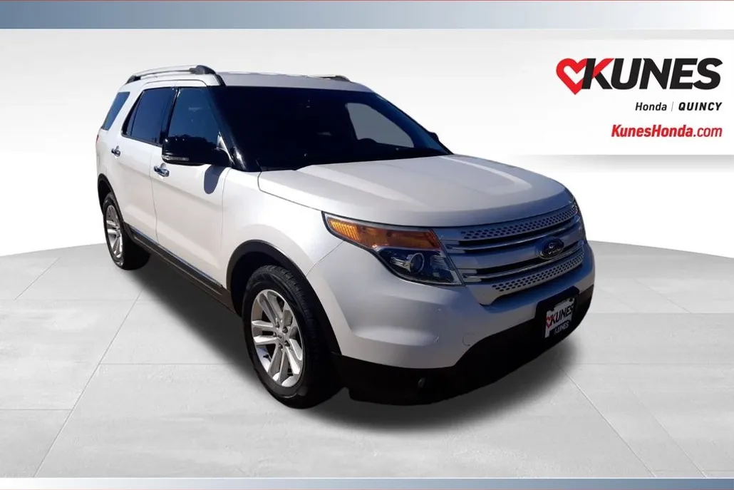 2015 Ford Explorer XLT photo 1