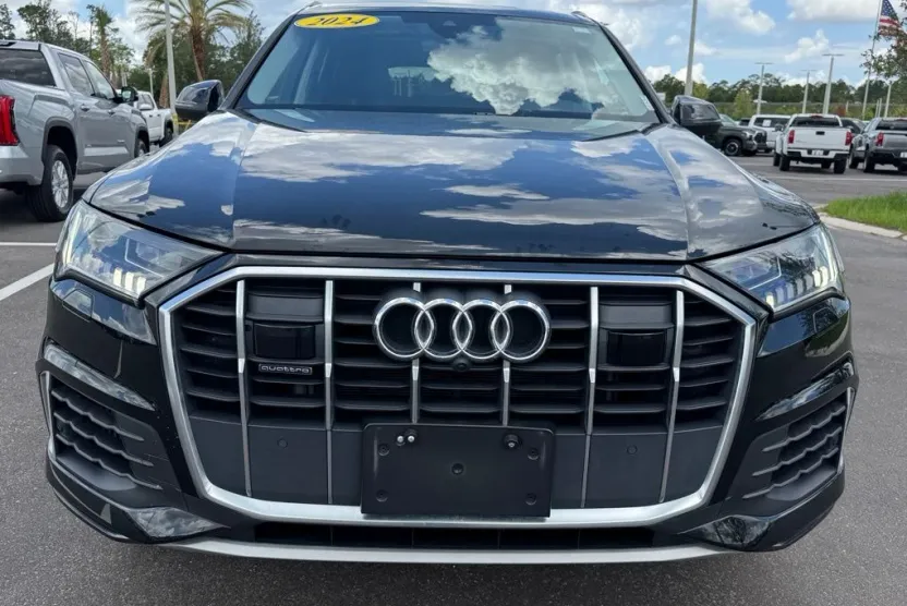 2024 Audi Q7 55 Premium Plus photo 1