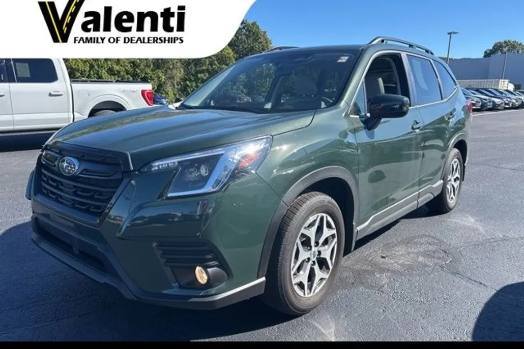2023 Subaru Forester Premium photo 1