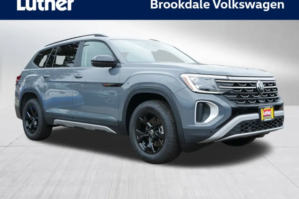 2025 Volkswagen Atlas Peak Edition SE photo 1
