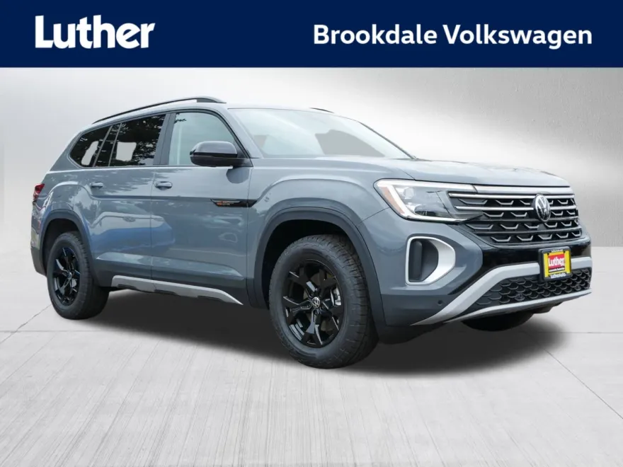 2025 Volkswagen Atlas Peak Edition SE photo 1