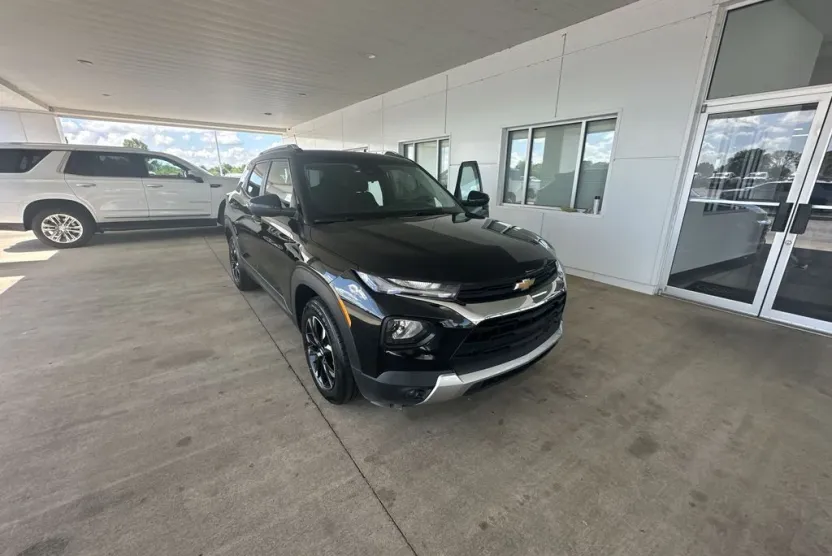 2023 Chevrolet Trailblazer LT photo 1